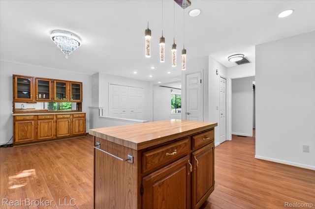 48050 Hull Road, Van Buren Charter Township, MI 48111