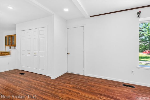 48050 Hull Road, Van Buren Charter Township, MI 48111