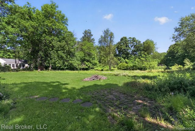 48050 Hull Road, Van Buren Charter Township, MI 48111