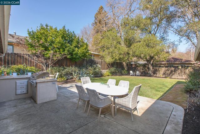 3300 Betty Ln, Lafayette, CA 94549