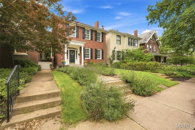 6111 Westminster Place, St Louis, MO 63112