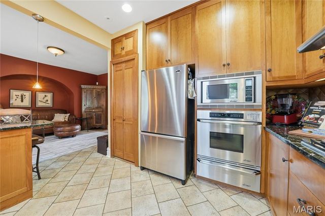 6111 Westminster Place, St Louis, MO 63112