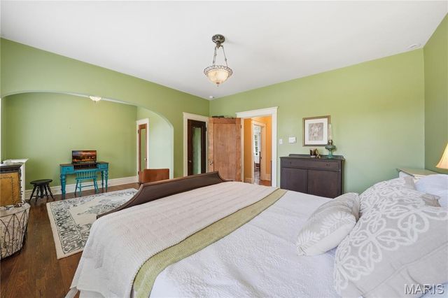 6111 Westminster Place, St Louis, MO 63112