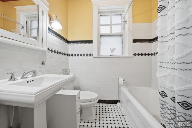 6111 Westminster Place, St Louis, MO 63112