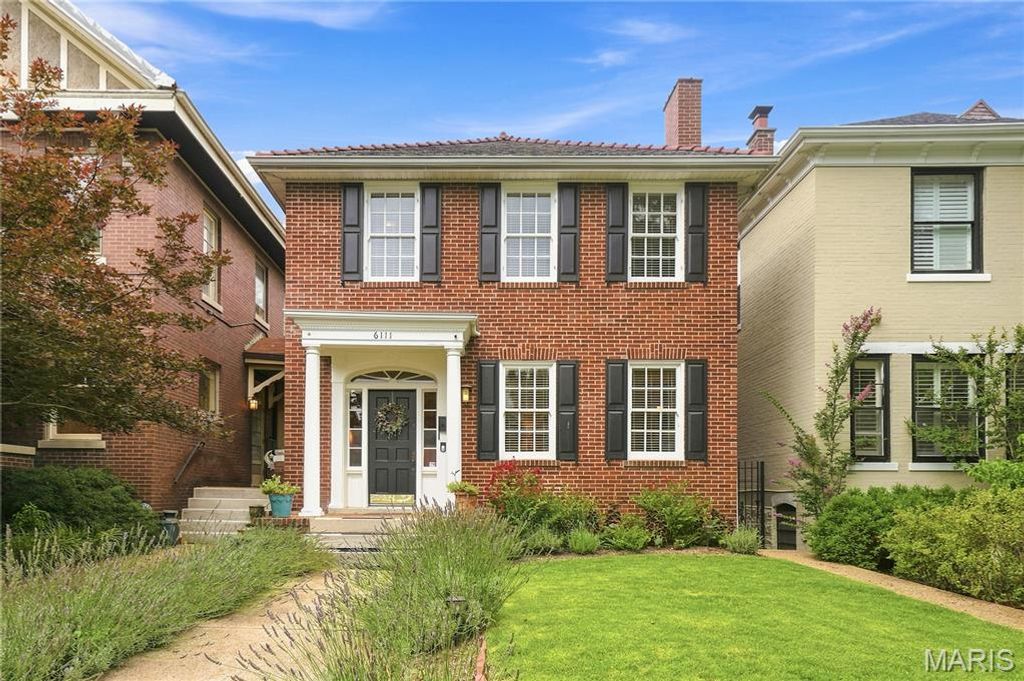 6111 Westminster Place, St Louis, MO 63112