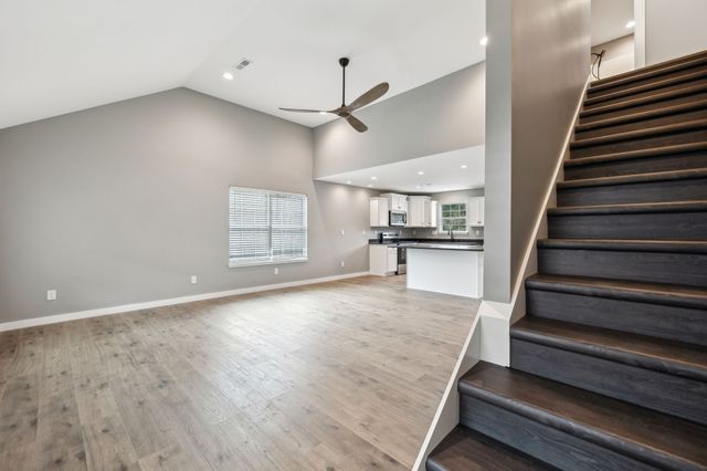 108 Crows Hill Dr, Gordonsville, TN 38563