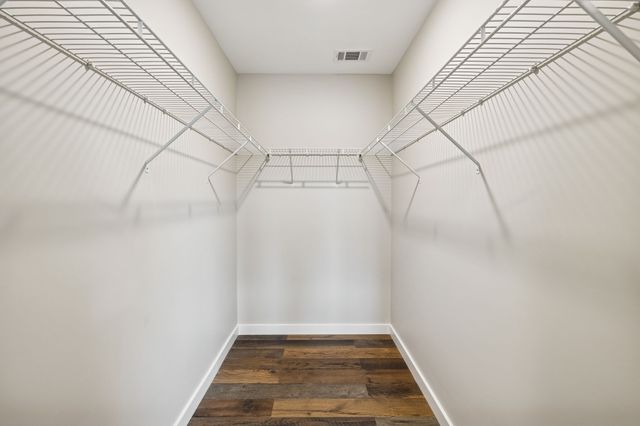 108 Crows Hill Dr, Gordonsville, TN 38563