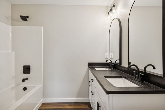 108 Crows Hill Dr, Gordonsville, TN 38563