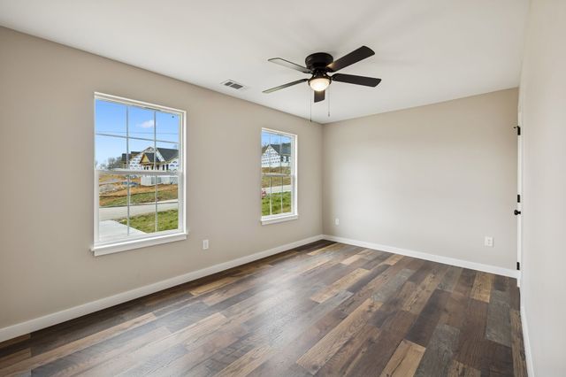 108 Crows Hill Dr, Gordonsville, TN 38563