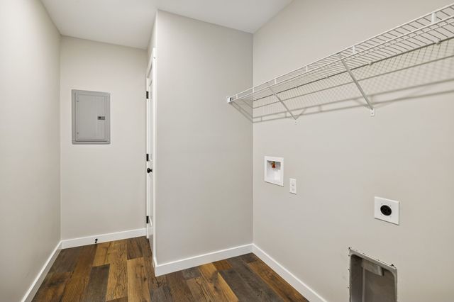 108 Crows Hill Dr, Gordonsville, TN 38563