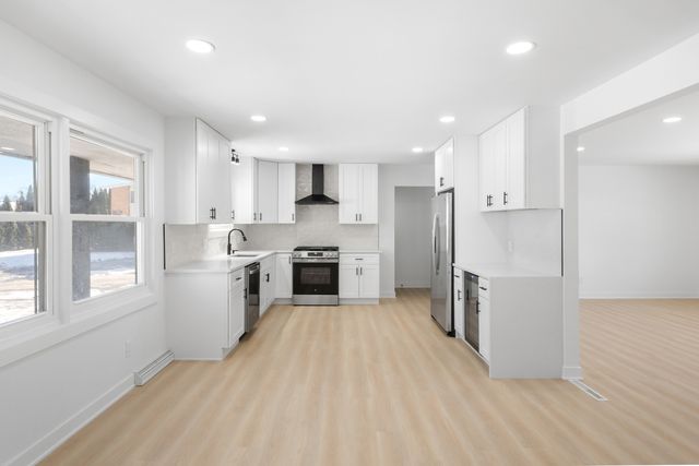 1734 Rosedale Court, Aurora, IL 60506