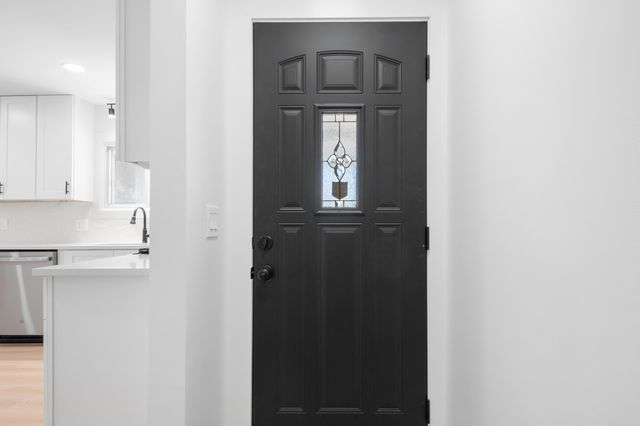 1734 Rosedale Court, Aurora, IL 60506