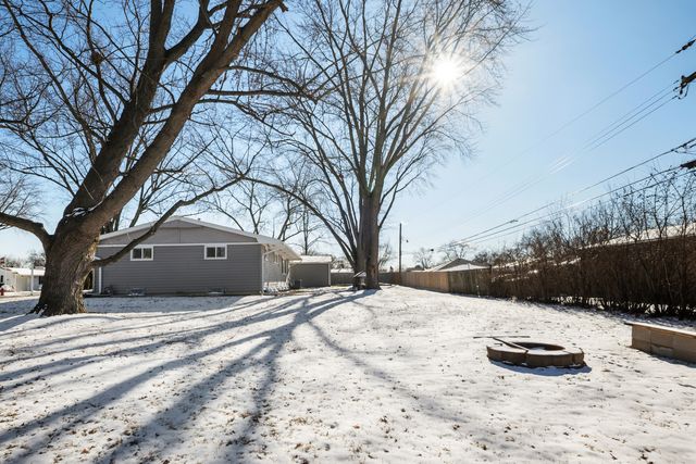 1734 Rosedale Court, Aurora, IL 60506