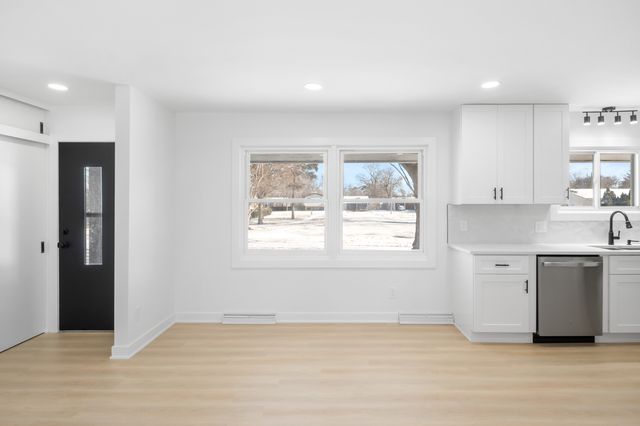 1734 Rosedale Court, Aurora, IL 60506