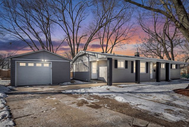 1734 Rosedale Court, Aurora, IL 60506