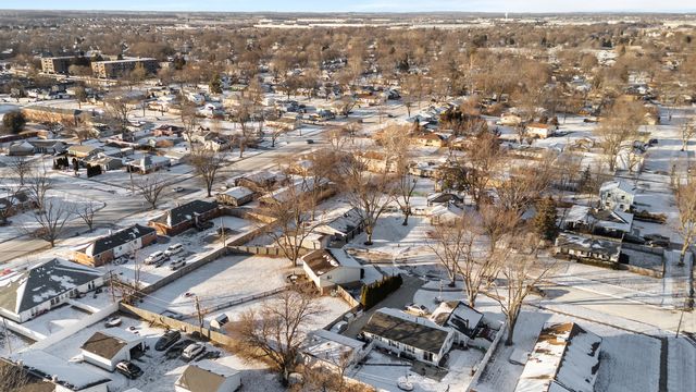 1734 Rosedale Court, Aurora, IL 60506