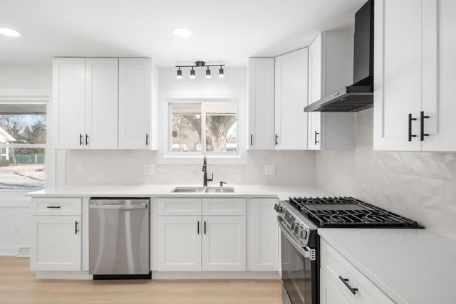 1734 Rosedale Court, Aurora, IL 60506