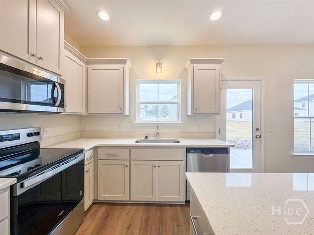 57 Hollis Lane, Hinesville, GA 31313