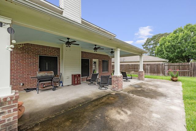 6118 Pine Lakes Drive, Katy, TX 77493