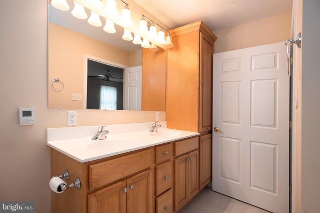 2 AUTUMN WOODS DR, Elkton, MD 21921