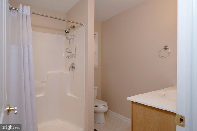 2 AUTUMN WOODS DR, Elkton, MD 21921