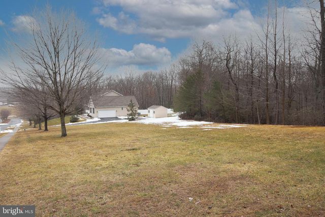 2 AUTUMN WOODS DR, Elkton, MD 21921