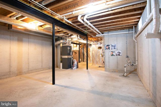 2 AUTUMN WOODS DR, Elkton, MD 21921