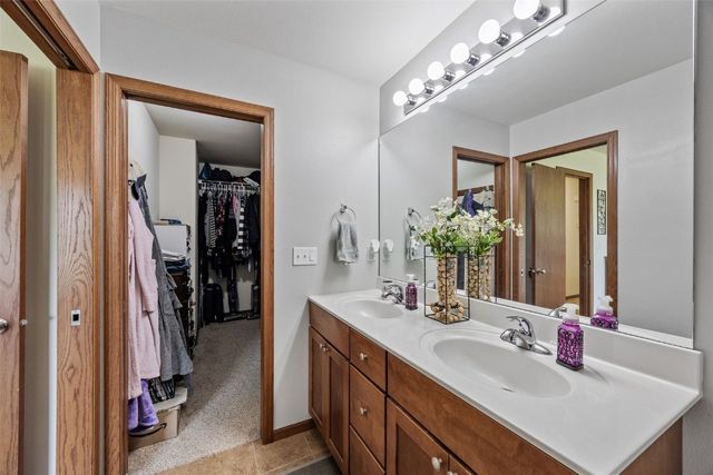 3456 35th Ave, Marion, IA 52302