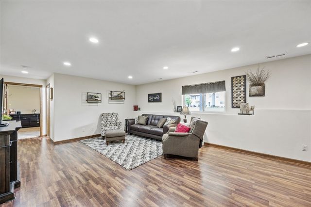 3456 35th Ave, Marion, IA 52302