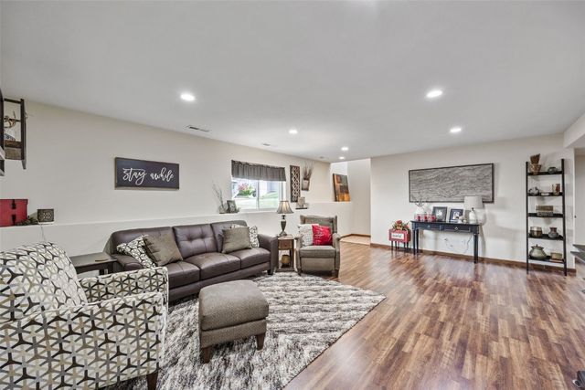 3456 35th Ave, Marion, IA 52302