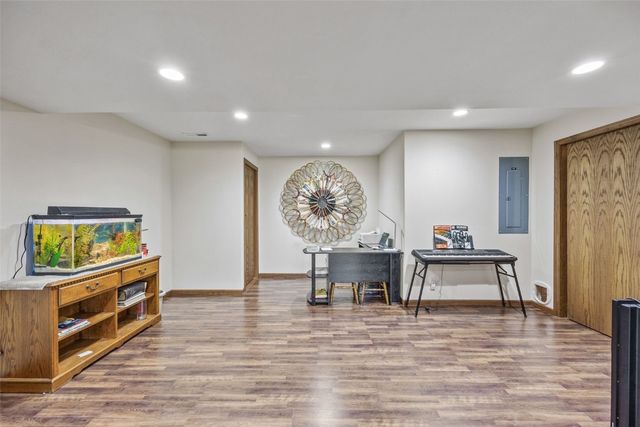 3456 35th Ave, Marion, IA 52302