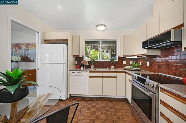 1351 Camino Peral C, Moraga, CA 94556
