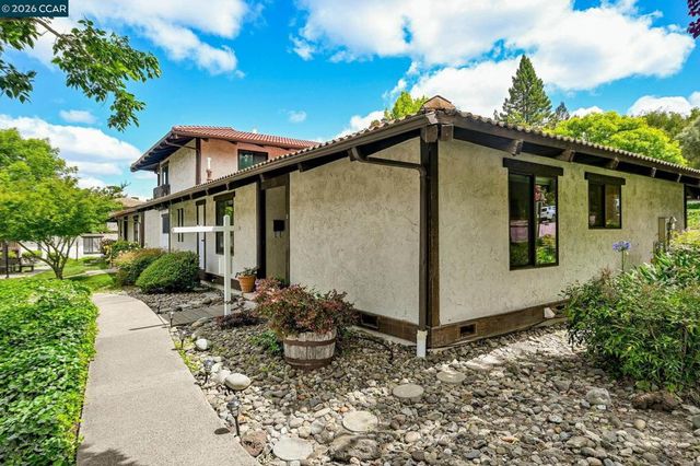 1351 Camino Peral C, Moraga, CA 94556