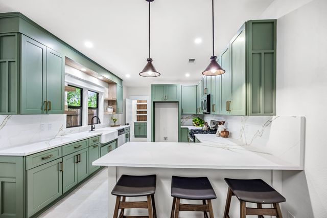 1014 Bolivar Street, Denton, TX 76201