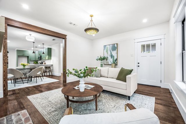 1014 Bolivar Street, Denton, TX 76201