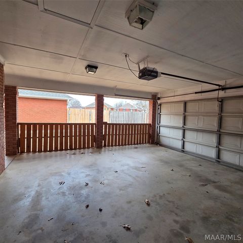 1712 Pebble Creek Drive, Prattville, AL 36066