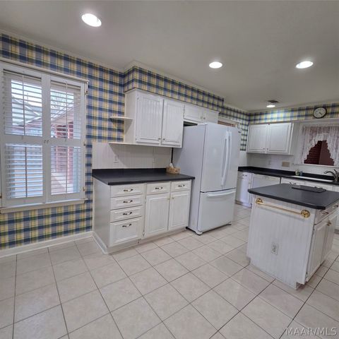 1712 Pebble Creek Drive, Prattville, AL 36066