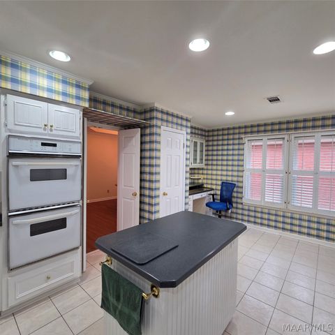 1712 Pebble Creek Drive, Prattville, AL 36066