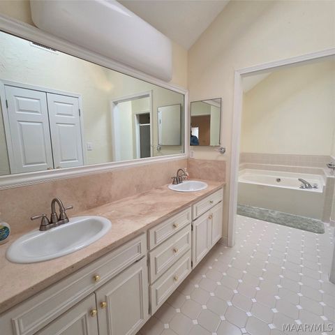 1712 Pebble Creek Drive, Prattville, AL 36066