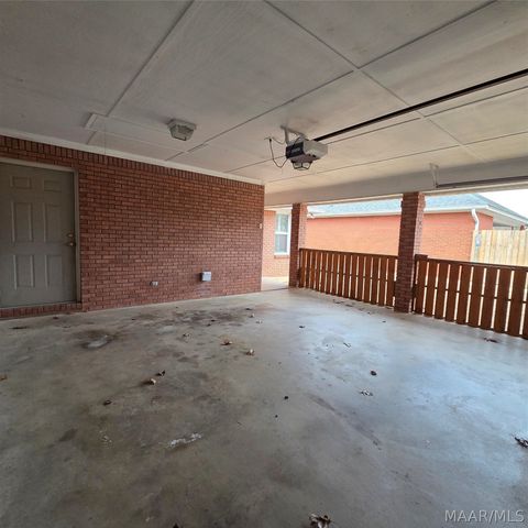 1712 Pebble Creek Drive, Prattville, AL 36066