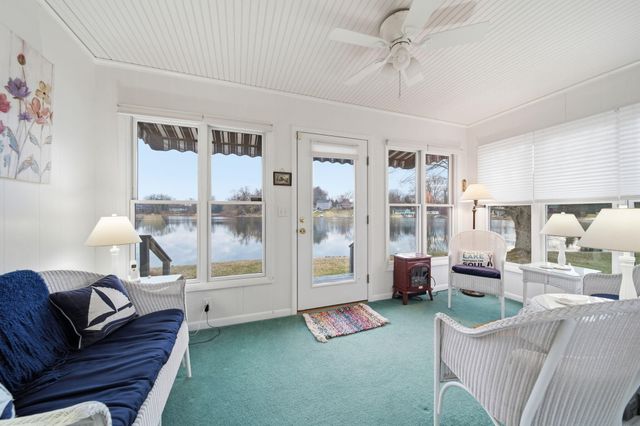 228 Oak Grove Drive, Brooklyn, MI 49230