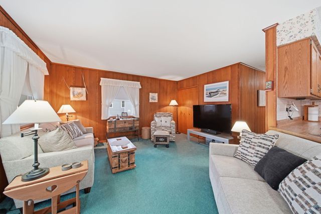 228 Oak Grove Drive, Brooklyn, MI 49230