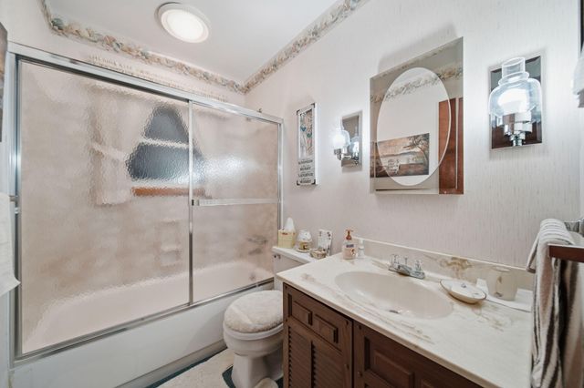 228 Oak Grove Drive, Brooklyn, MI 49230