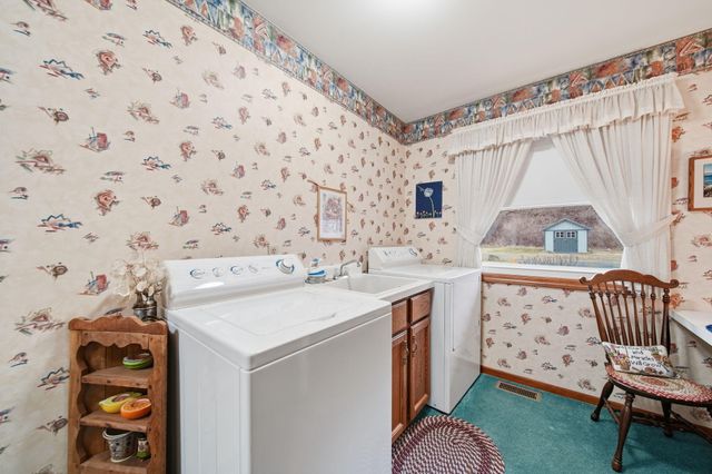 228 Oak Grove Drive, Brooklyn, MI 49230