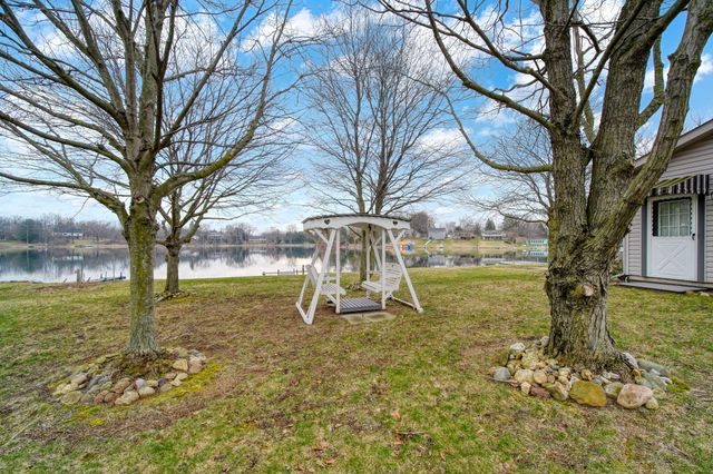 228 Oak Grove Drive, Brooklyn, MI 49230