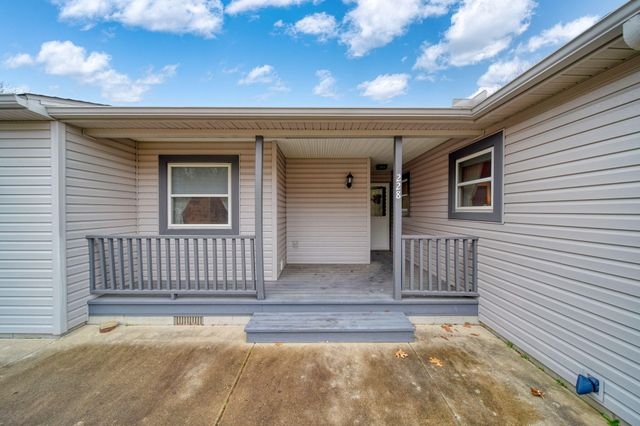 228 Oak Grove Drive, Brooklyn, MI 49230