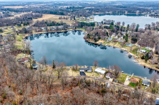 228 Oak Grove Drive, Brooklyn, MI 49230