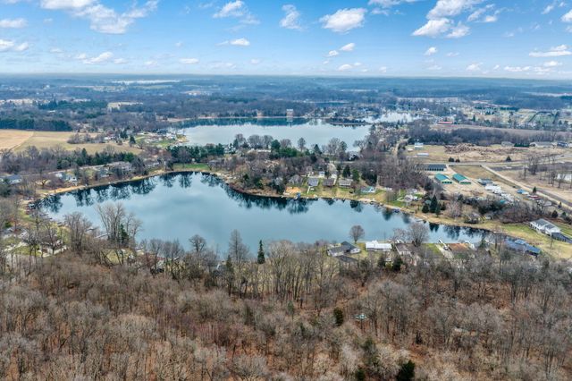 228 Oak Grove Drive, Brooklyn, MI 49230