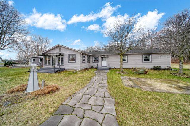 228 Oak Grove Drive, Brooklyn, MI 49230