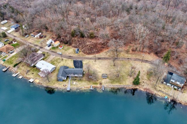 228 Oak Grove Drive, Brooklyn, MI 49230